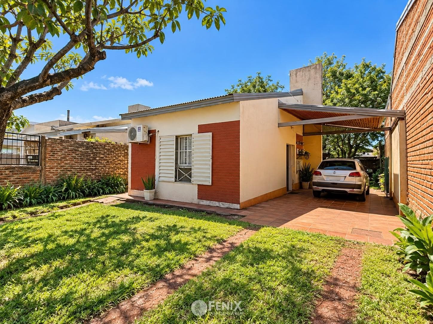 CASA EN VENTA DE 2 DORMITORIOS - ITAMBÉ MINÍ (CF1423)