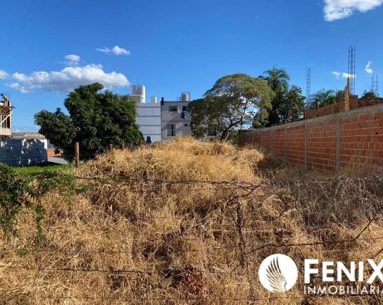 TF436 - AMPLIO TERRENO EN VENTA - AV. MAIPU ENTRE CALLES MISIONES Y HUMBOLDT