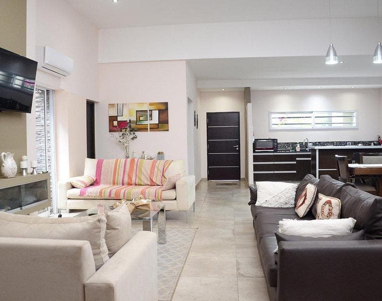 CF869 - CASA EN VENTA Z/ AV. SANTA CRUZ Y AV. 115