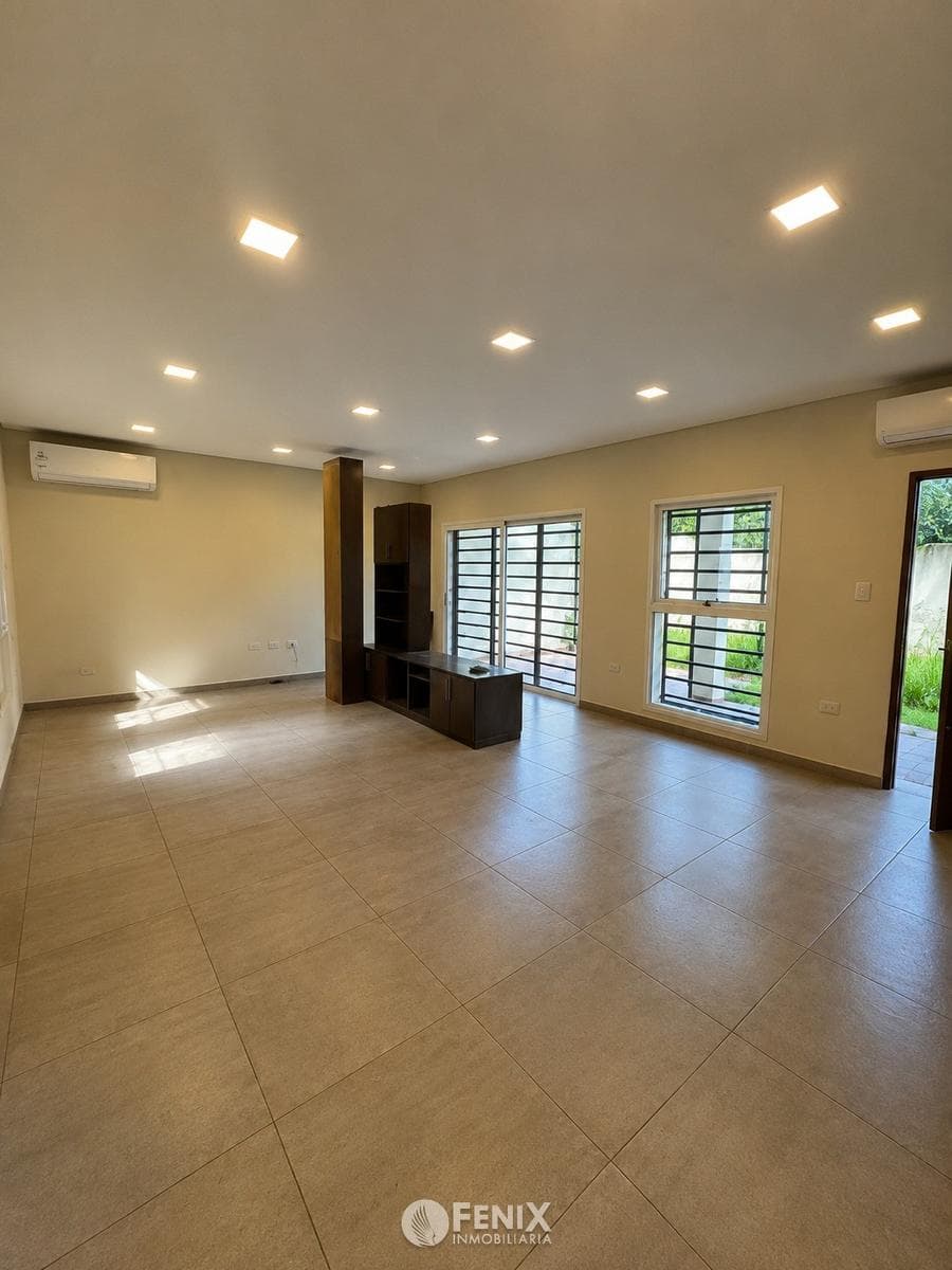 CF1196 - CASA EN VENTA Z/ AV. CABO DE HORNOS Y AV. COCOMAROLA