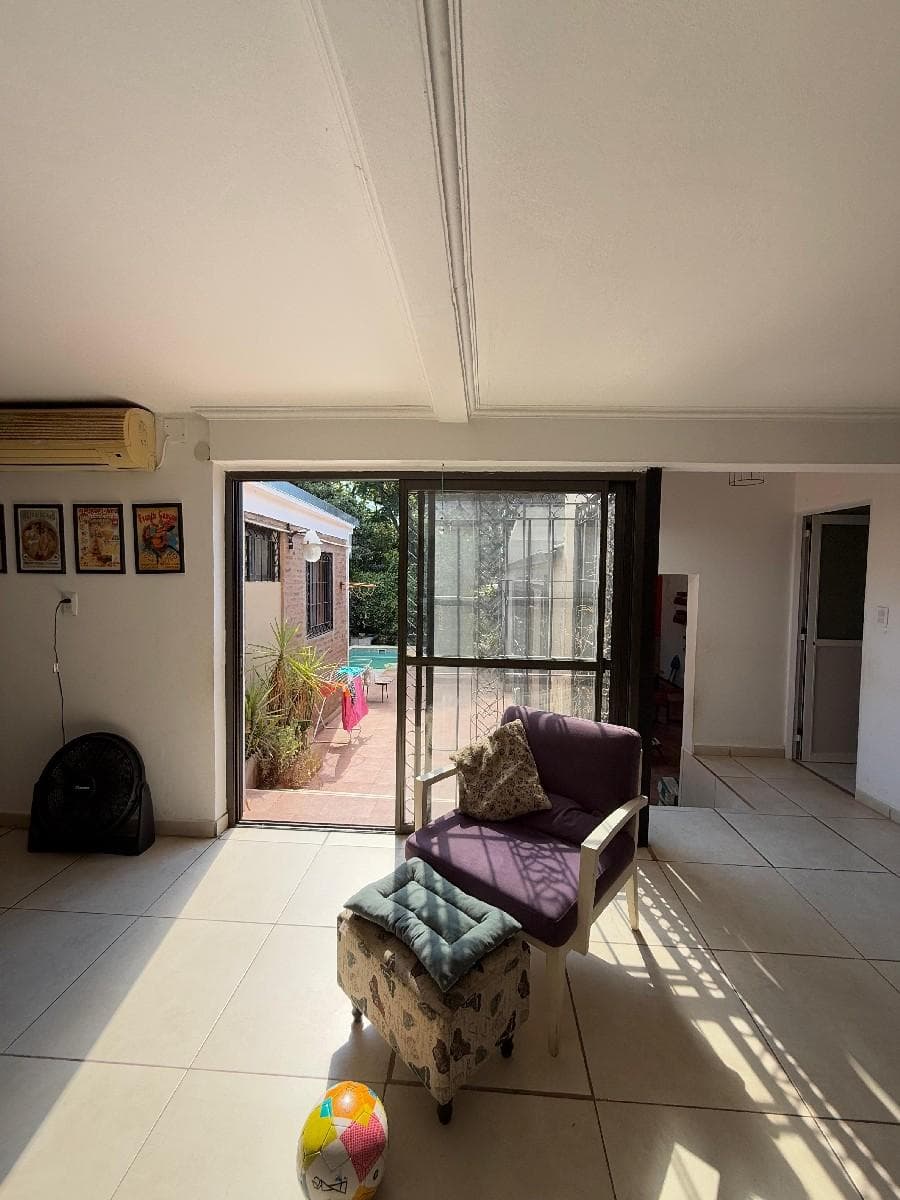 CF1200 - CASA EN VENTA Z/ AV. RADEMACHER Y CMTE. ESPORA