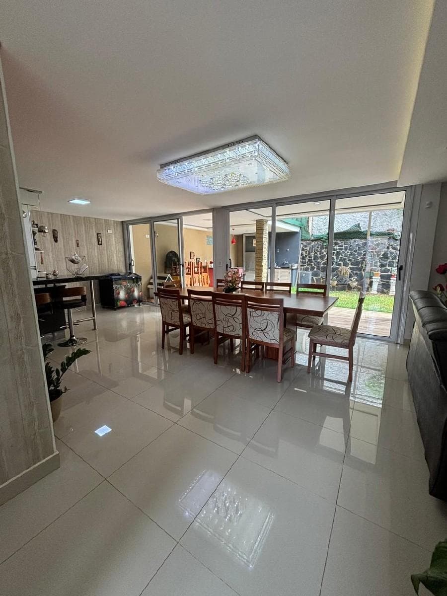 CF1202 - CASA EN VENTA B° PRIVADO PANAMBÍ