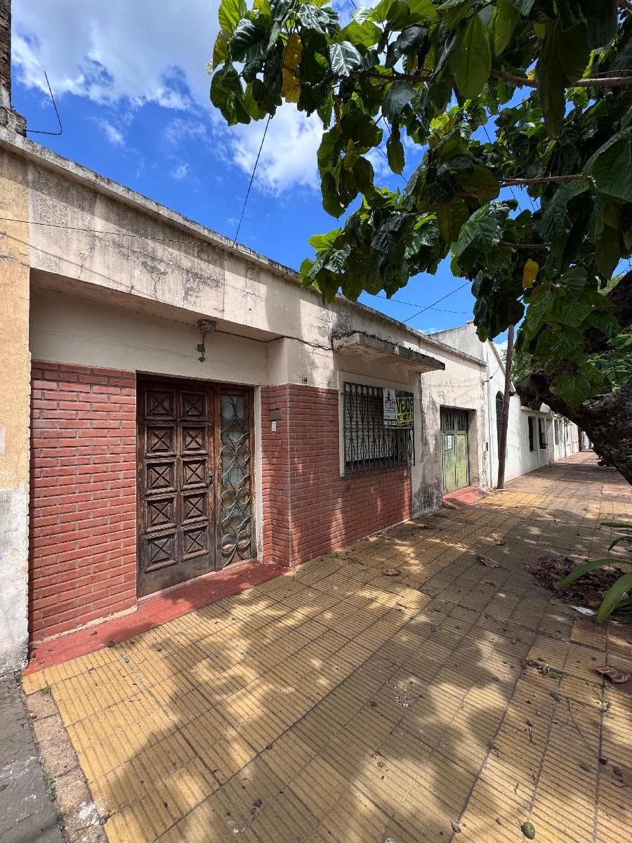 CF1203 - CASA A RECLICLAR - AV. ROQUE SAENZ PEÑA Y SALTA