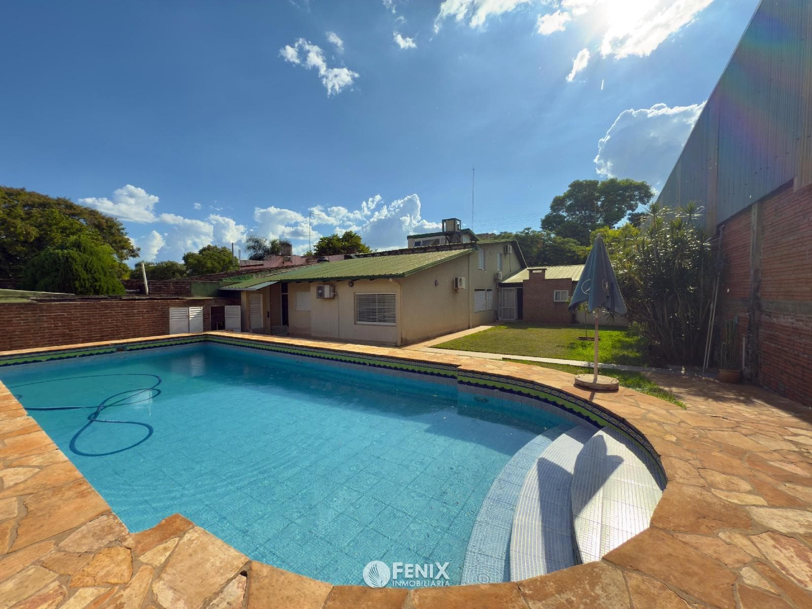 CF1211 - CASA EN VENTA APTO CRÉDITO - 8 AMBIENTES - AV. FCO. DE HARO ENTRE CMTE. ANDRESITO Y STA. CRUZ