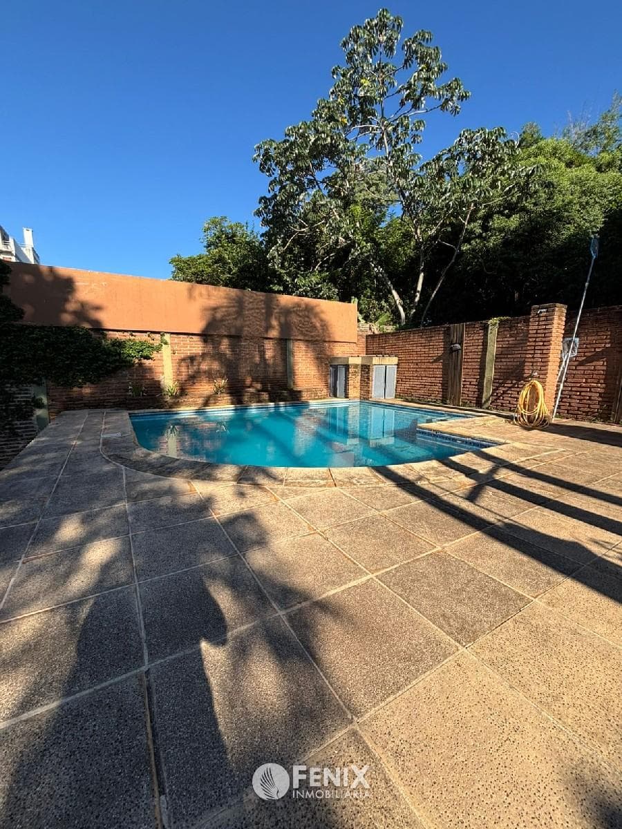 CF1216 - CASA - 3 DORMITORIOS - AV. ALEM Y LAVALLE