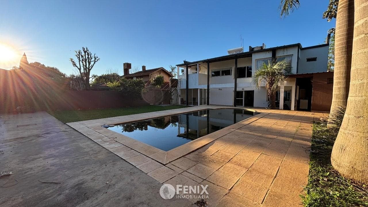 CF1295 - CASA APTA CRÉDITO HIPOTECARIO - 4 DORMITORIOS - AV. SANTA CRUZ Y ZAPIOLA