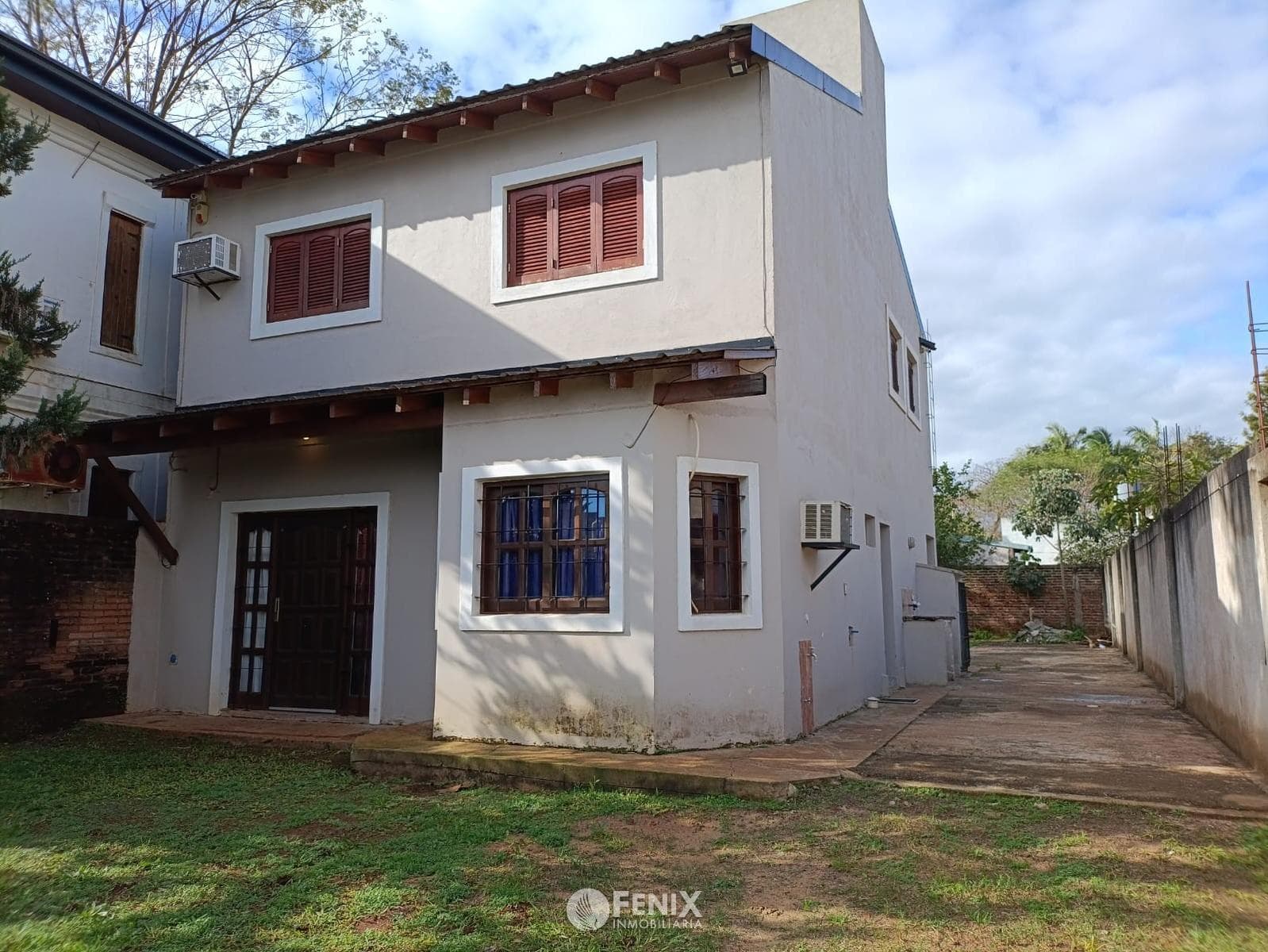 CF1316 - CASA EN VENTA - 5 DORMITORIOS - BARRIO JARDÍN