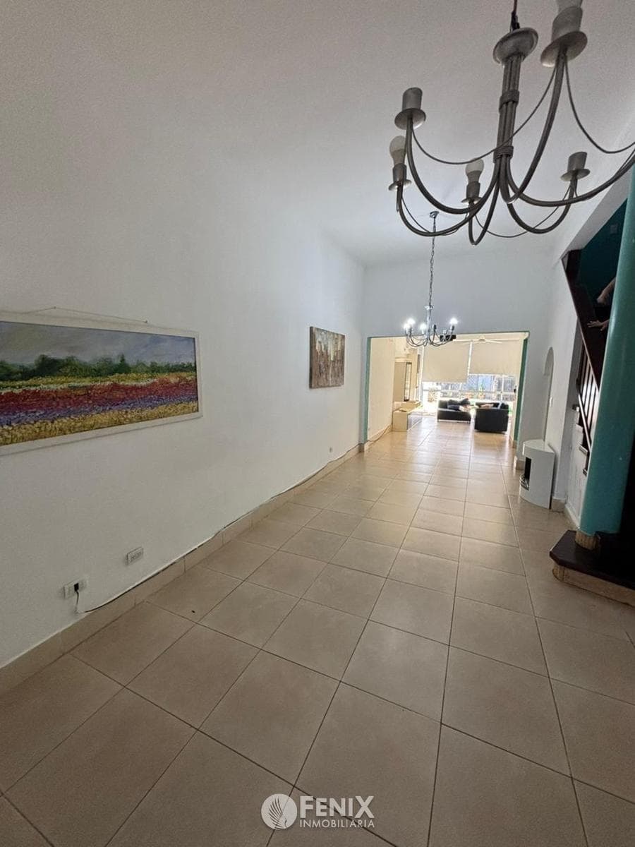 CF1330 - CASA EN VENTA - 3 DORMITORIOS - ZONA CENTRO