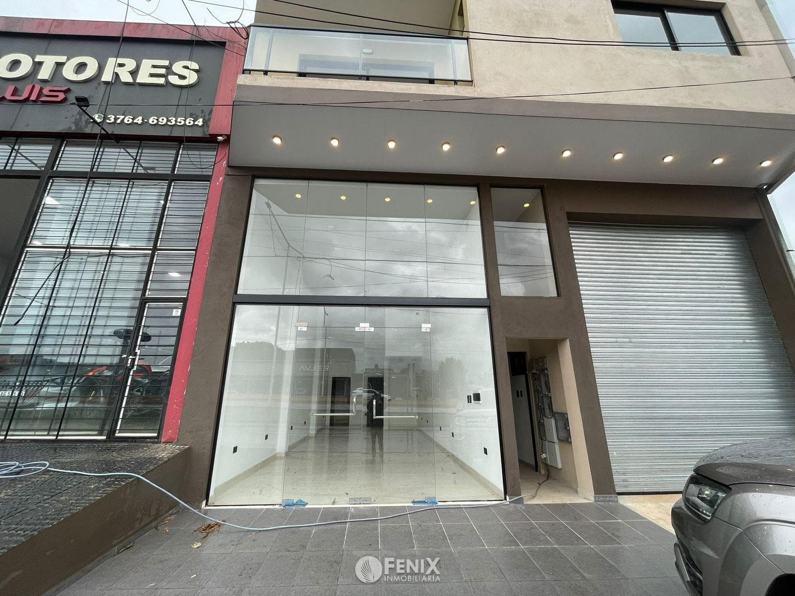 LCF A182 - LUMINOSO Y MODERNO LOCAL EN ZONA COMERCIAL EN ALQUILER - SOBRE AV. QUARANTA