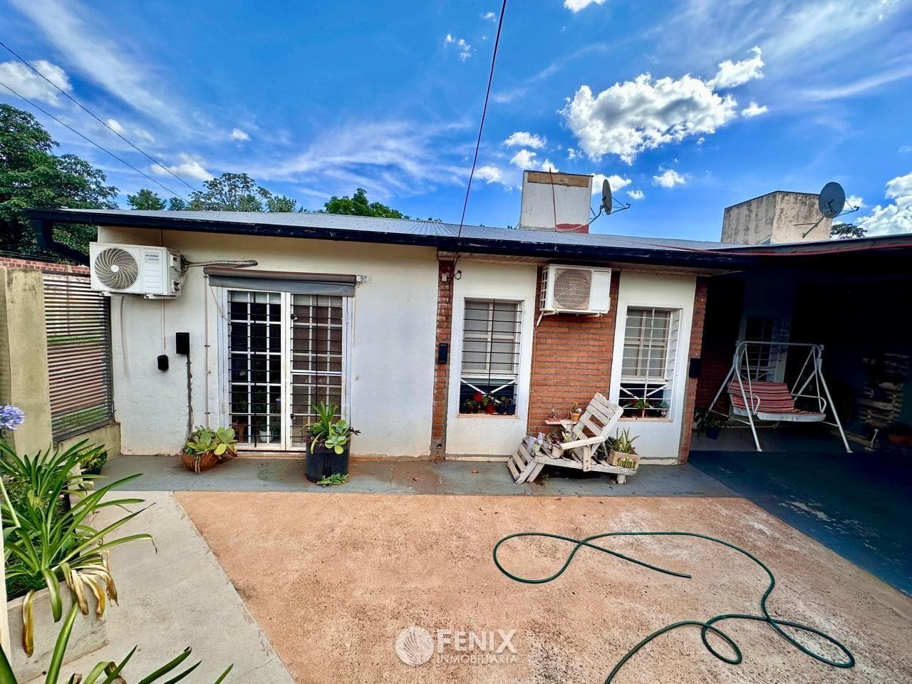 CF1338 - CASA EN ESQUINA EN VENTA - 2 DORMITORIOS - ITAEMBÉ MINI, BARRIO AIRES DEL PINAR