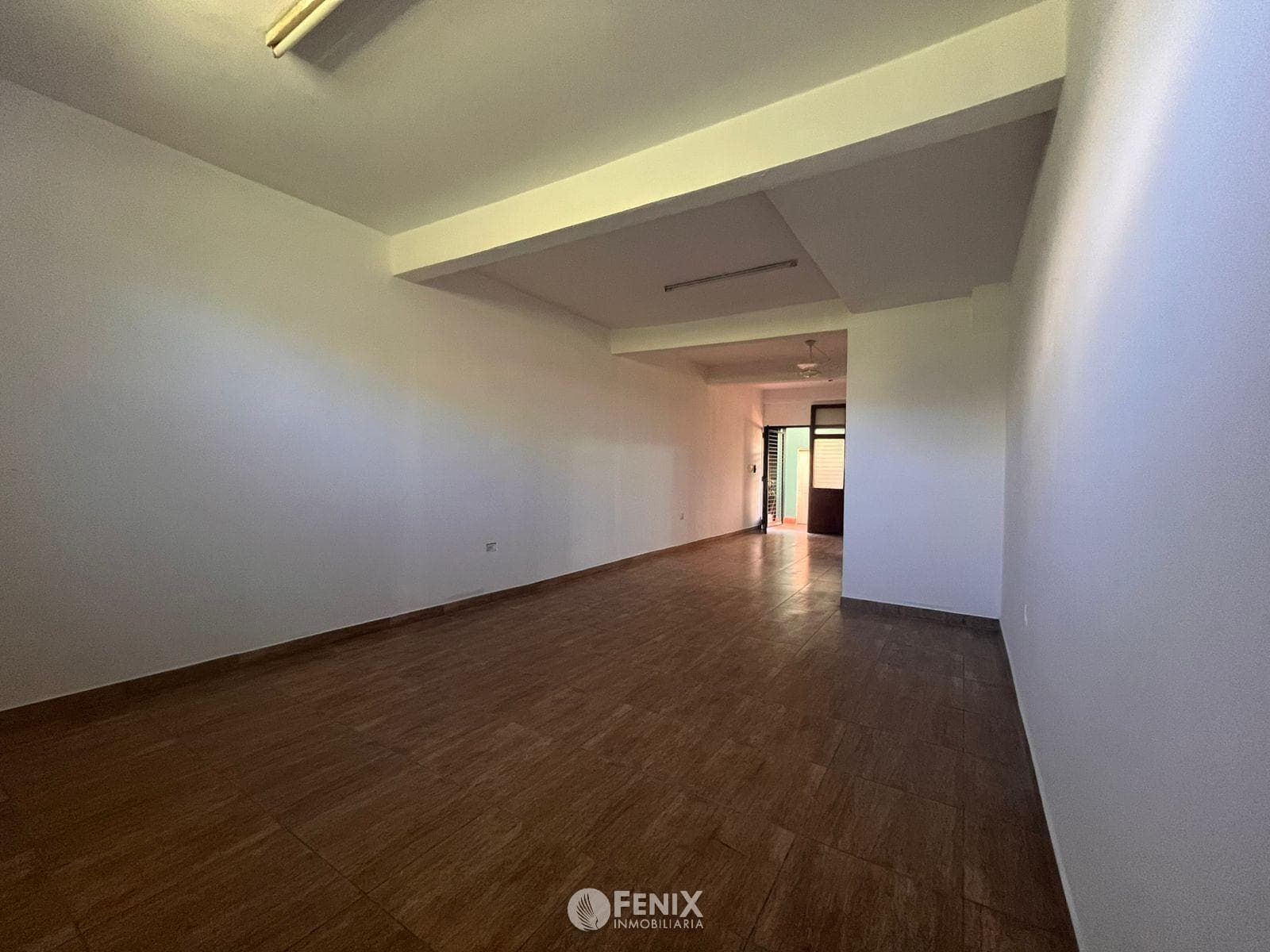 LCF A183 - LOCAL INTERNO EN ALQUILER - IDEAL ESTUDIOS - AV. URUGUAY Y CABRED