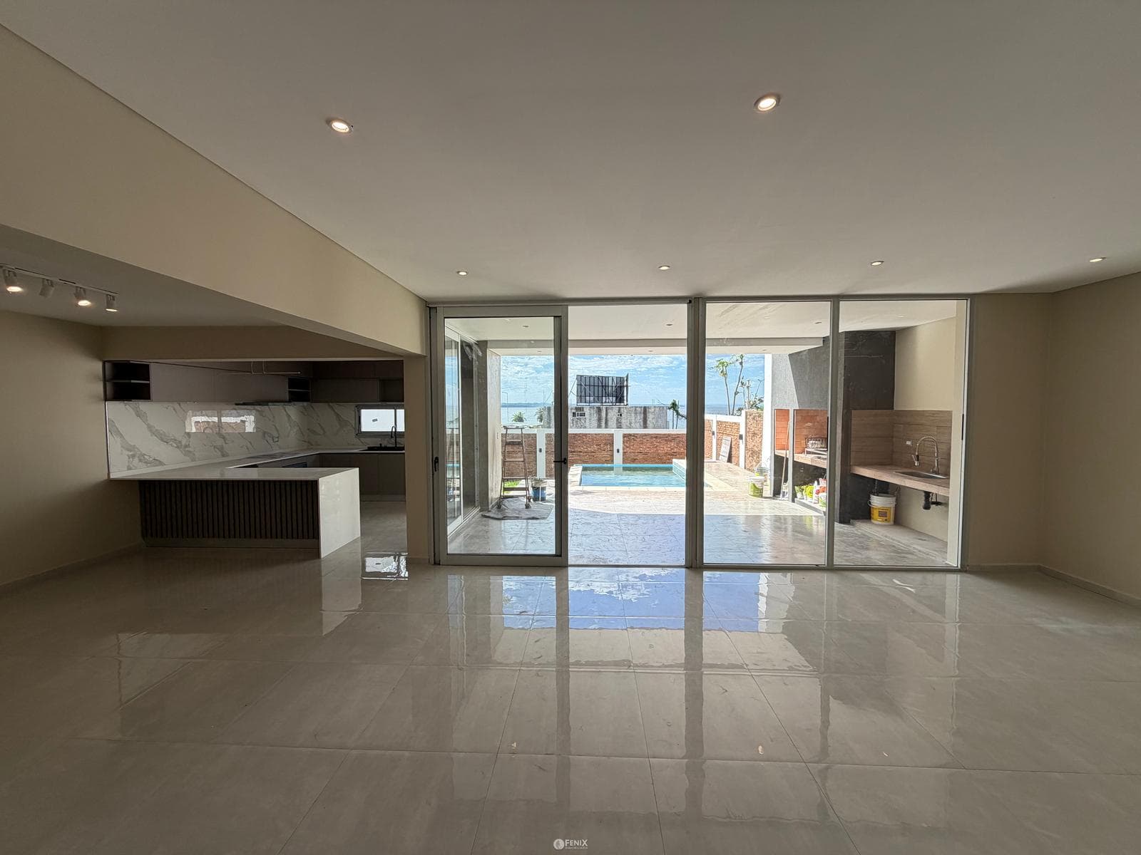 CF1350 - CASA EN CONSTRUCCIÓN DE DOS PLANTAS EN VENTA - AV. MAIPÚ Y COSTANERA