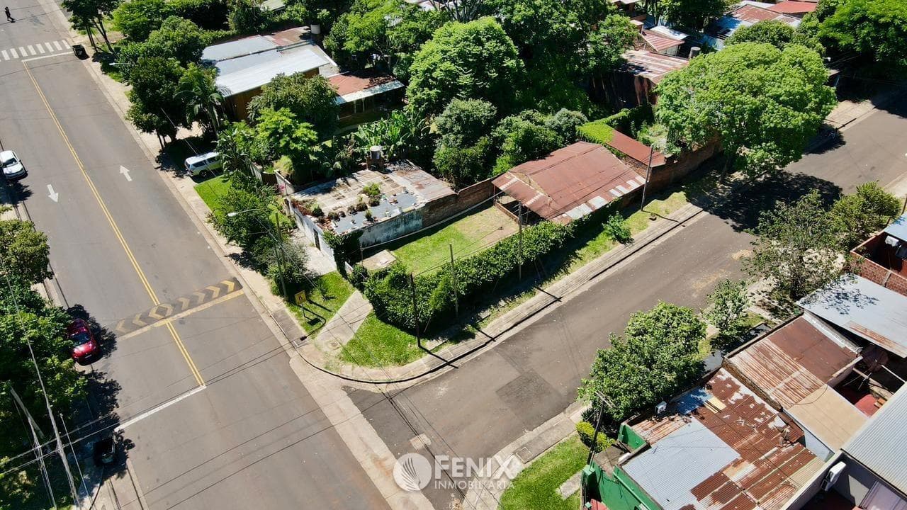 TF855 - TERRENO EN ESQUINA EN VENTA - AV. ALMAFUERTE Y PADRE SERRANO - ZONA YATCH CLUB