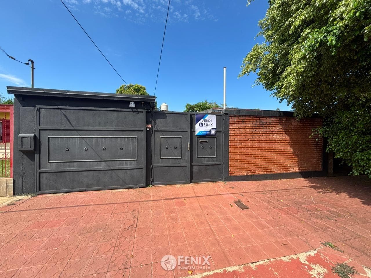 CF1357 - CASA FAMILIAR EN VENTA - 3 DORMITORIOS - AV. CENTENARIO Y MONSEÑOR DE ANDREA