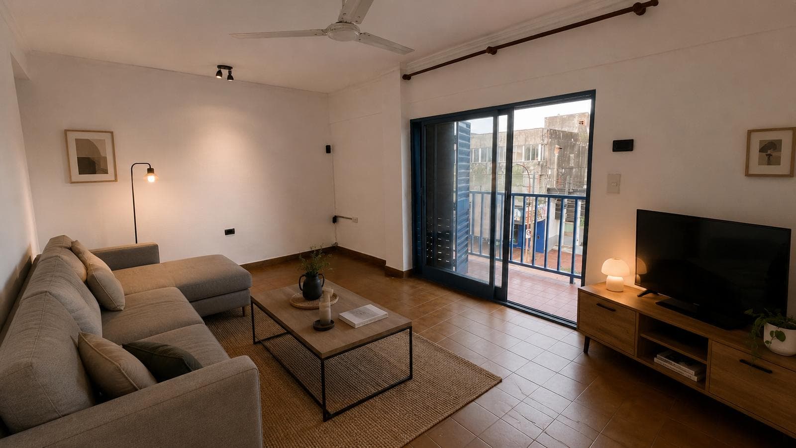 DF947 - DEPARTAMENTO - 2 DORMITORIOS - AV. URUGUAY Y TRINCHERAS