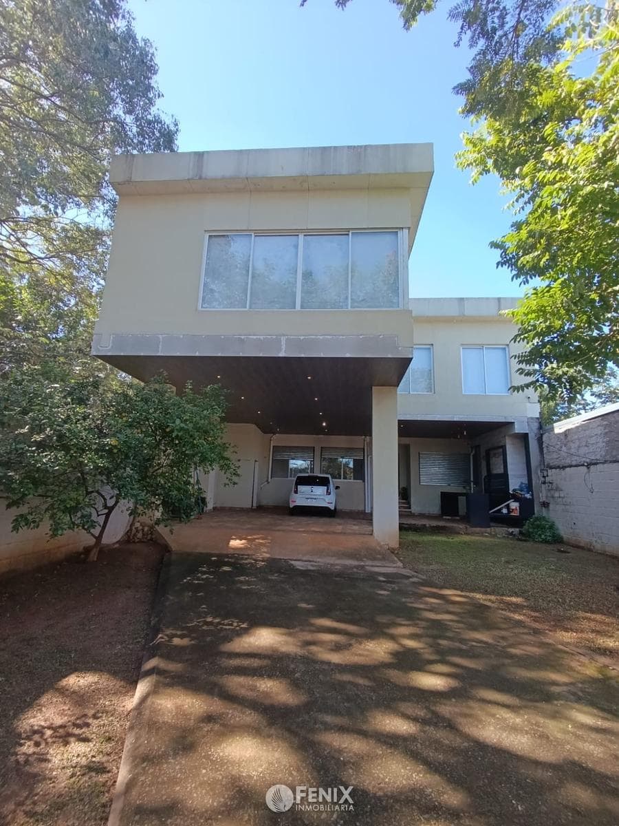 CF1375 - CASA- 3 DORMITORIOS - AV. 115 Y MARTÍN FIERRO