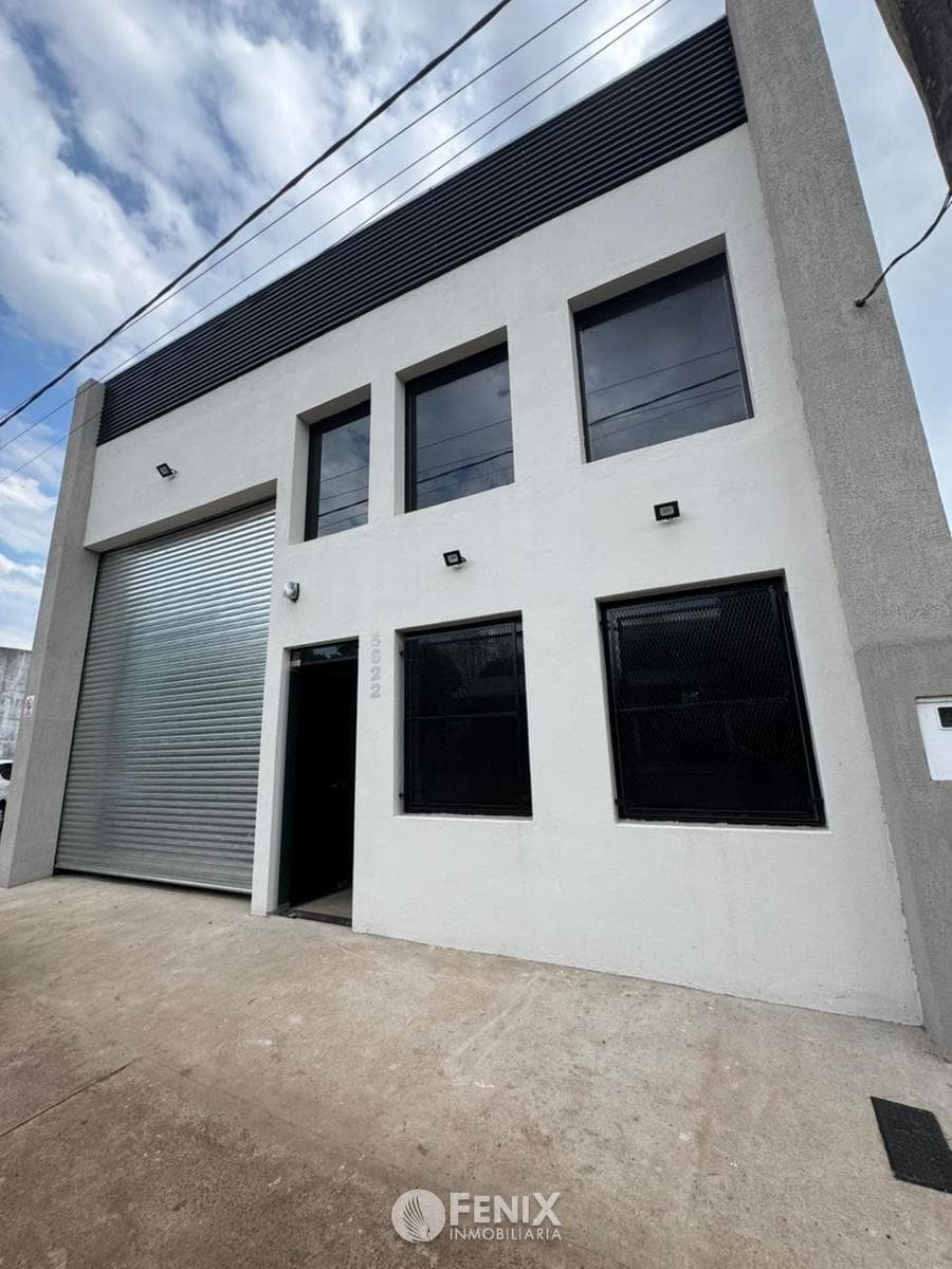 LCF A196 - GALPÓN - AV. SAN MARTÍN ENTRE AV. SANTA CRUZ Y CMTE. ANDRESITO