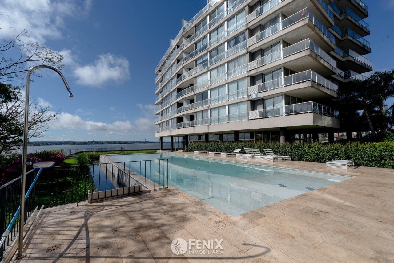 DEPARTAMENTO DE CATEGORÍA EN VENTA - 2 DORMITORIOS 4 BAÑOS - EDIF. VILLA ÁNGELA (DF972)