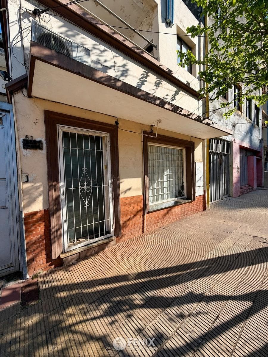 LOCAL COMERCIAL CÉNTRICO EN ALQUILER - LA RIOJA Y 3 DE FEBRERO (LCF A201)
