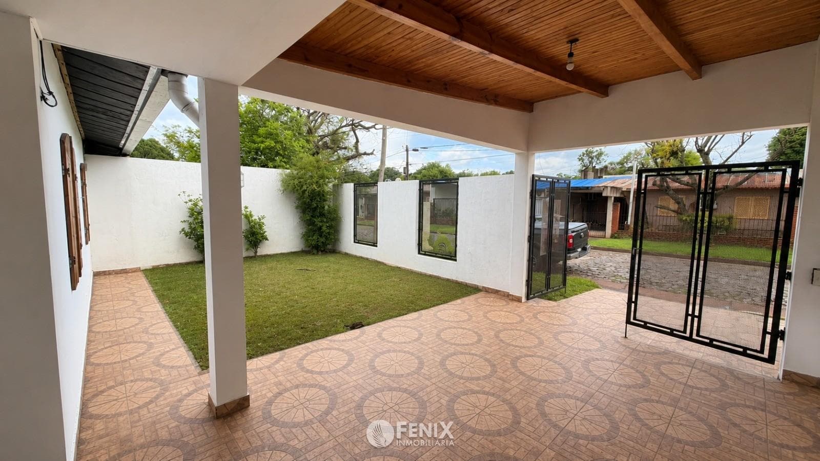 CASA EN VENTA DE 3 DORMITORIOS EN BARRIO JUDICIAL - CON QUINCHO Y PARRILLA (CF1405)